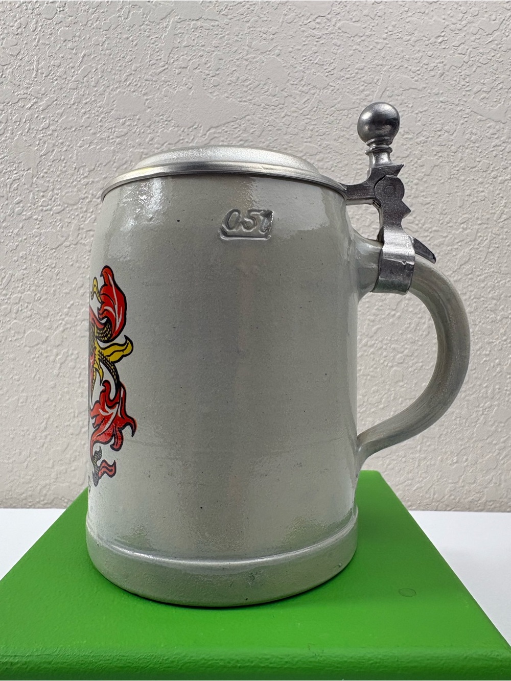 Gerz Heidelberg Beer Stein Made From Stoneware Featuring a Raised Coat of Arms. - Picture 3 of 9